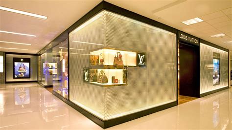 louis vuitton tysons corner bloomingdale.